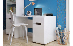 Выбираем письменный стол